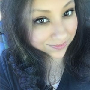 Meet your Posher, Gloria